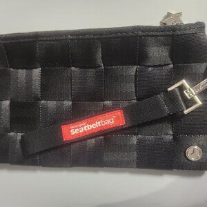 Harveys Mercedes Benz OG Wristlet - Star Pull Seatbelt Bag Black